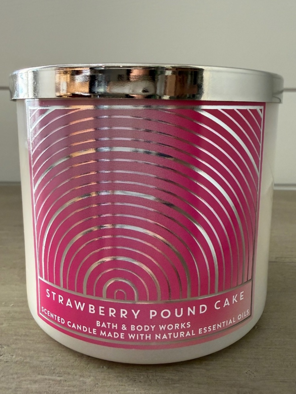 Bath & Body Works Candle Strawberry Pound Cake 3 Wick New